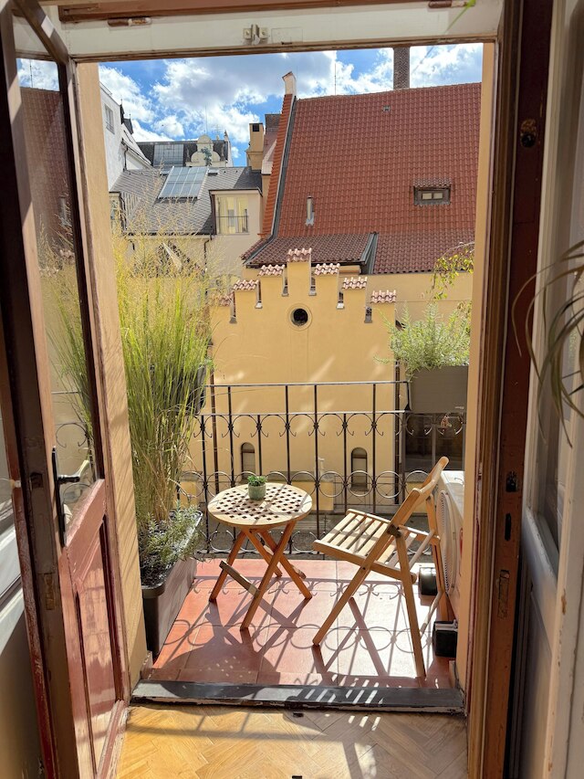 アパートメンツ シロカ 14