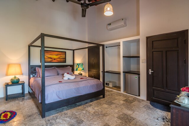 アン バン ゲート アウェイ