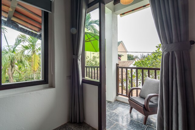 アン バン ゲート アウェイ