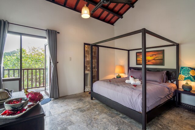 アン バン ゲート アウェイ