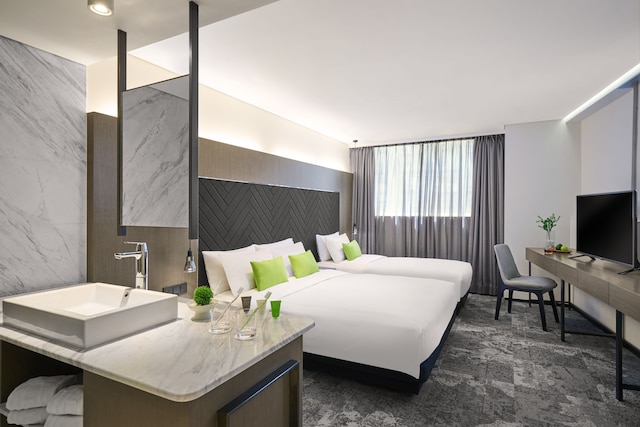 ホテル イーズ トゥエン ワン