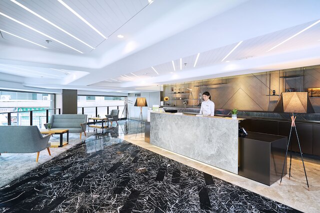 ホテル イーズ トゥエン ワン