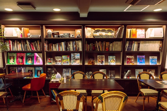 Hostel & Bar CUORE 倉敷