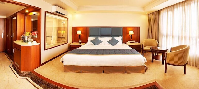 ザ ロイヤル セネート ヘッバル