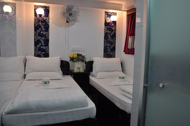 キャッスル イン - ホステル