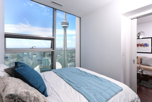 プラチナム スイーツ - ラグジュアリー ペントハウス