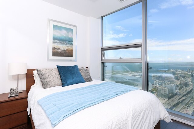 プラチナム スイーツ - ラグジュアリー ペントハウス