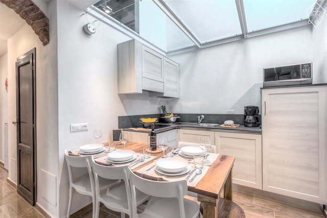 シニョーリア エレガント バイ Mmega