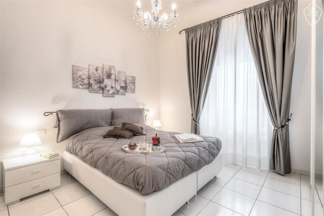 シニョーリア エレガント バイ Mmega