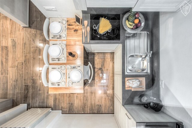 シニョーリア エレガント バイ Mmega