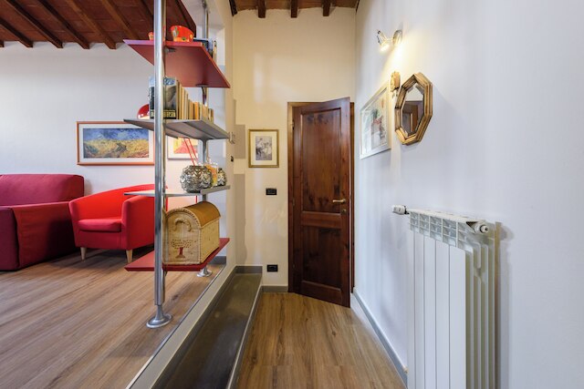 ウナ フィネストラ スッレ カッペッレ メディチ バイ Mmega