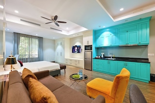 サムロイヤルアパートメント