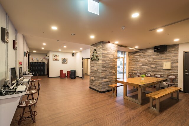 スカイワン ホテル (天艺商旅)