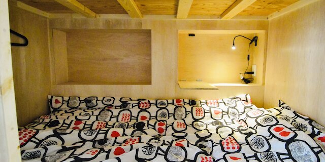 R Guest House - Hostel