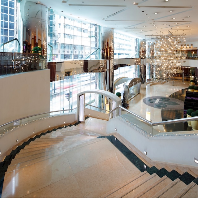 B P インターナショナル (竜堡国際)