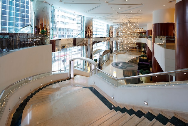 B P インターナショナル (竜堡国際)