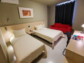 ジンジャン イン 上海 チンファン マーケット カオアン ロード