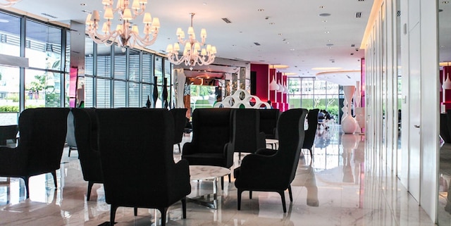 アズール アーバン リゾート レジデンシーズ