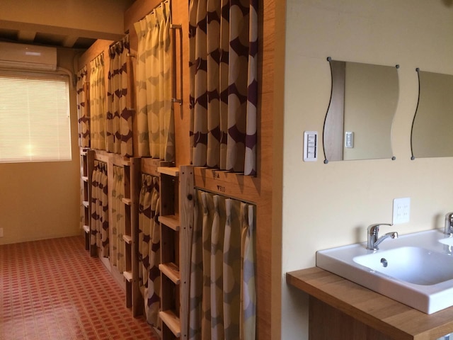 サナインタウン