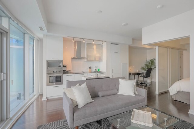 ノエル スイーツ - ヨーク アンド シムコー