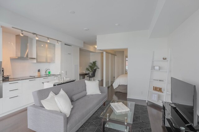 ノエル スイーツ - ヨーク アンド シムコー