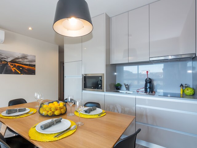 インアパートメンツ - パッソス マヌエル