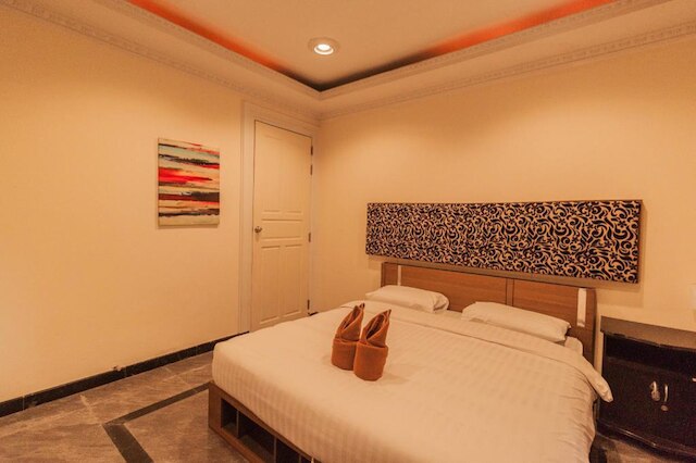 ジョムティエン パレス プール ヴィラ バイ パタヤ サニー レンタルズ