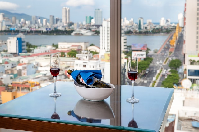 ミティサ オテル ダ ナン - ニア ドラゴン ブリッジ