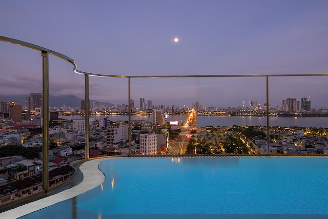 ミティサ オテル ダ ナン - ニア ドラゴン ブリッジ