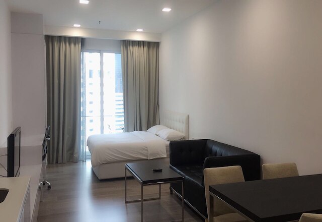 シティ レジデンシーズ プレミアム スタジオ B. ケイロン