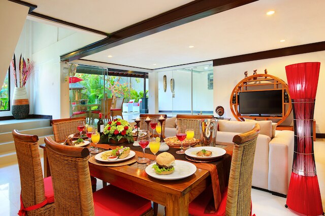 アリーシャ ヴィラ セミニャック ビーチサイド