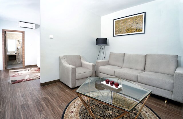 アストン イン パンダナラン - スマラン