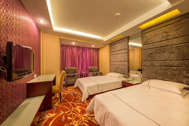 イーウー チュージョウ ホテル