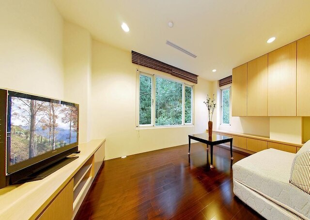 サン ムーン レイク カルイザワ ビラ B&B (青井澤休閒旅店)