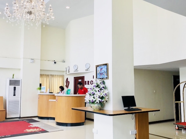 ホテル ブロードウェイ ヤンゴン