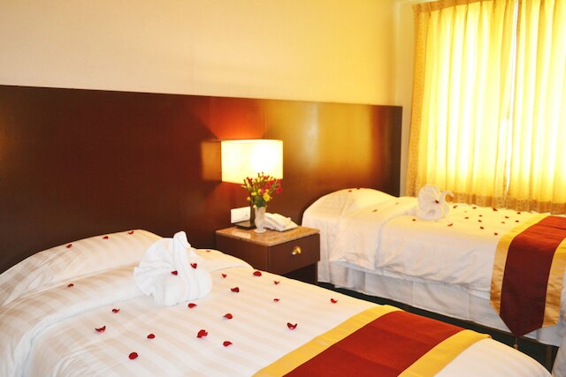 ホテル ブロードウェイ ヤンゴン