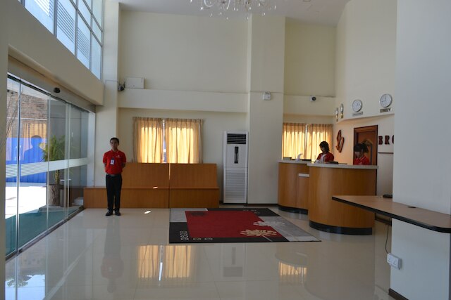 ホテル ブロードウェイ ヤンゴン