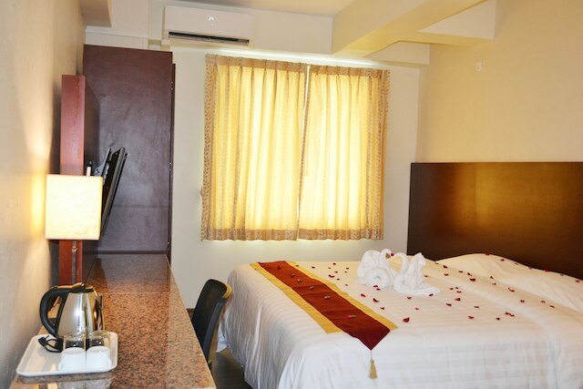 ホテル ブロードウェイ ヤンゴン