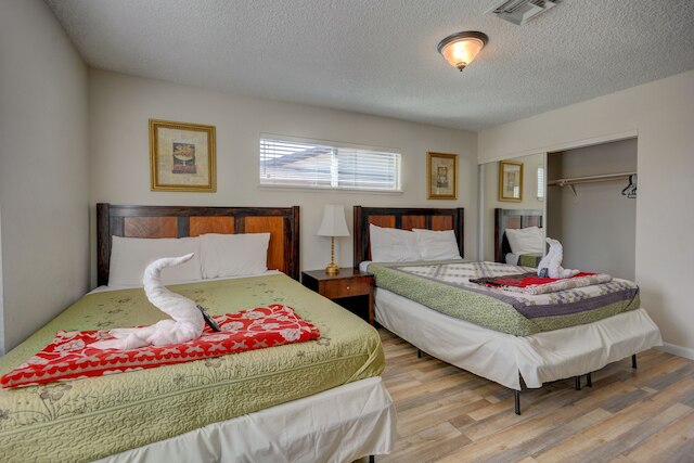 ラグジュリアス ベッドルー ハウス ウィズ ラージ プール ニア ストリップ