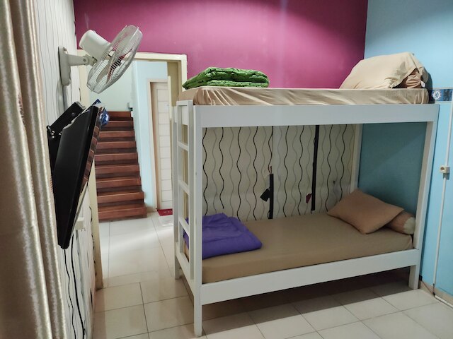 ラジオ バックパッカー ゲストハウス