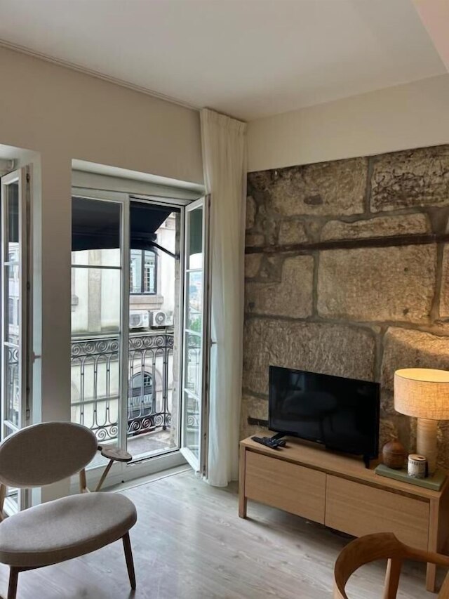 インアパートメンツ - LSD