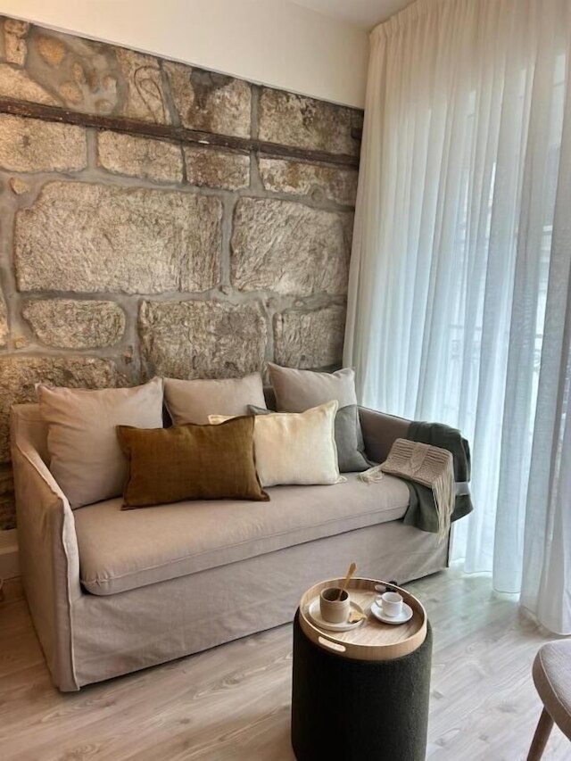 インアパートメンツ - LSD