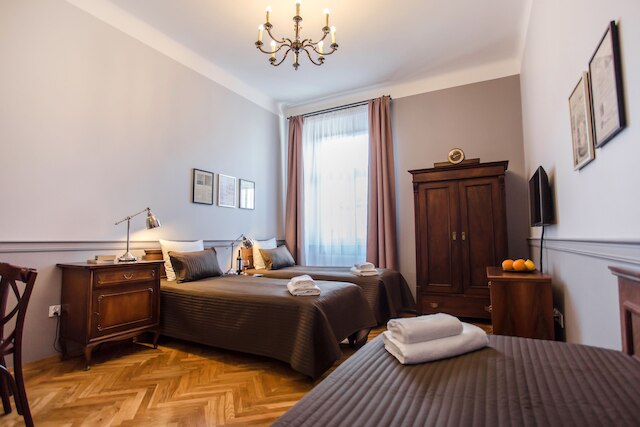 サールフェンベルグ アパートメンツ メイン スクエア