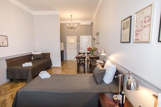 サールフェンベルグ アパートメンツ メイン スクエア