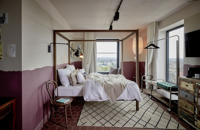 25アワーズ ホテル ダス ツアー