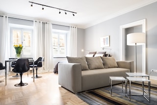 アパートメンツ リネック グブネ