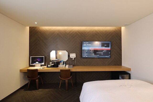 スウォン セイント ホテル