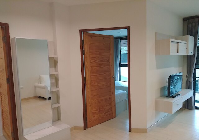 アバニ ジョムティエン イン