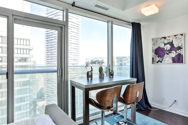 シティ ビュー ハイライズ コンド