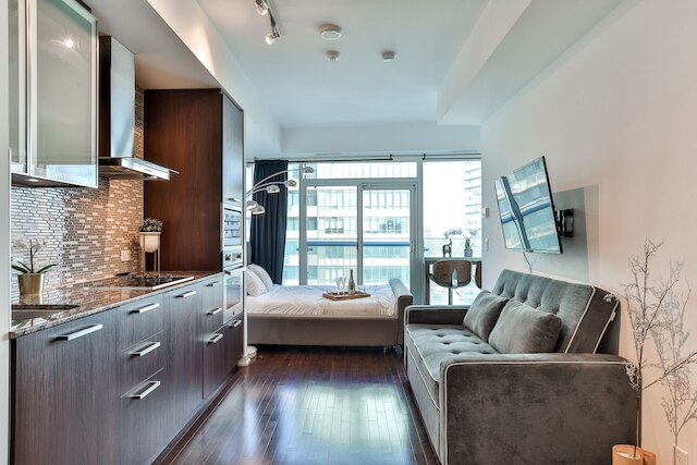 シティ ビュー ハイライズ コンド